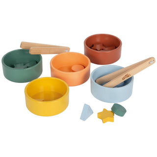 Koka krāsu un figūru šķirošanas komplekts bērniem- bļodiņas, figūras un pincetes