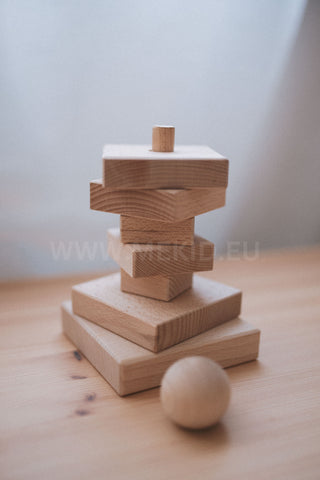 Natural wood pyramid, squares