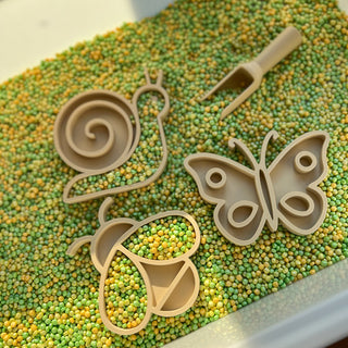 Sensory duo tool set for kids- scoop and tweezers, beige