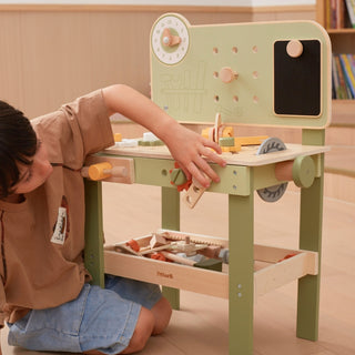 Koka meistara darbagalds bērniem ar instrumentiem un aksesuāriem