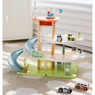 Lielais rotaļu koka parkings ar auto- eko enerģija