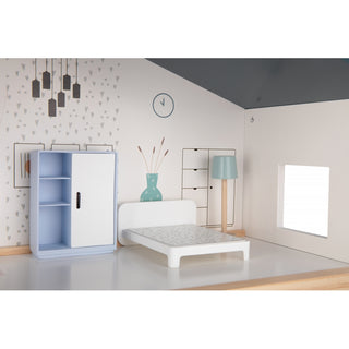 Lielā koka leļļu māja ar mēbelēm un lellīšu ģimeni