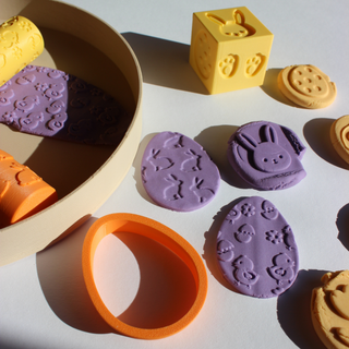 Lieldienu plastilīna veidošanas piederumu komplekts- 2 tekstūras rullīši, tekstūras 6in1 kubs, olas formiņa