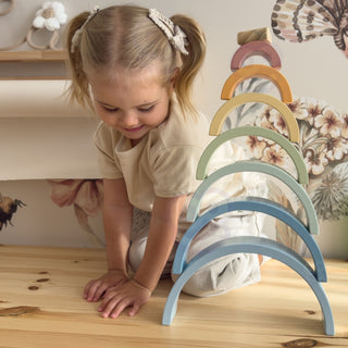 Koka varavīksne pasteļu toņos