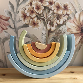 Koka varavīksne pasteļu toņos