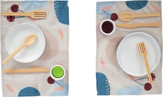 Wooden toy tableware set Tasty, with placemats for proper table setting
