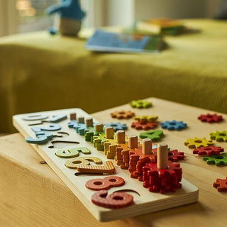 Learn to count with gears, the large wooden counting and sorting board, Goki
